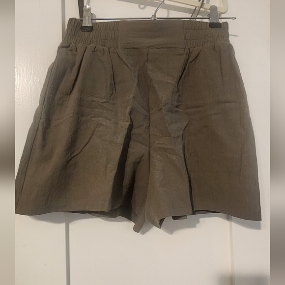 Solid cami top, shorts, and open blouse - Picture 9 of 11